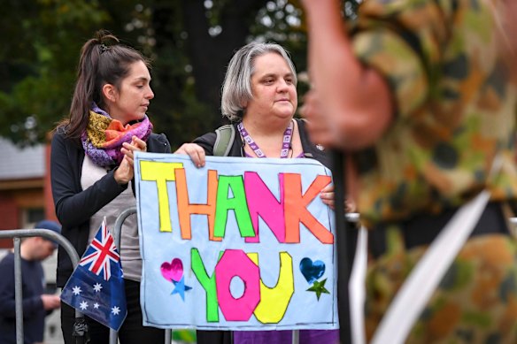 No rain on our parade as balmy weather greets Anzac Day marchers