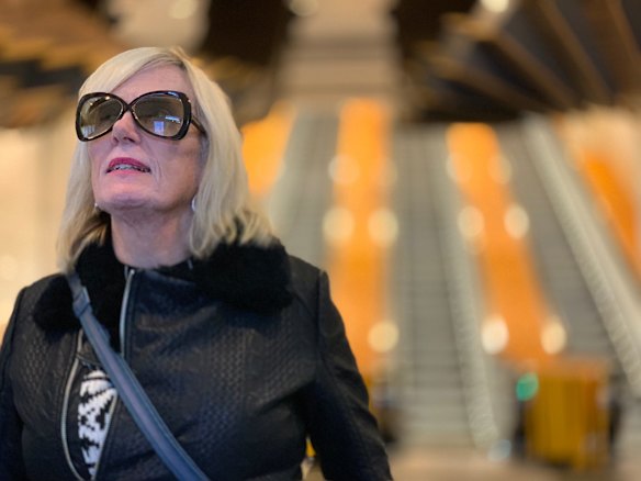 Photo of a commuter at Wynyard station, Sydney.
The new feature "All-new Depth Control" which allows you to adjust the aperture without affecting exposure after the photo has been created.
