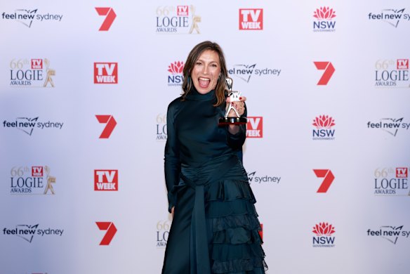 Claudia Karvan accepts the Silver Logie Award for best supporting actress for Homebodies.