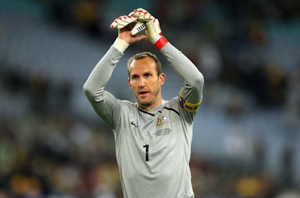 Mark Schwarzer thanks the crowd during the 2010 FIFA World Cup Asian qualifying match between the Socceroos and Bahrain.