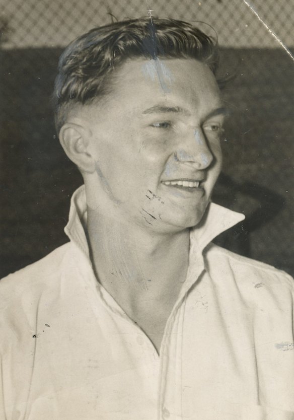 Richie Benaud. 1949. .