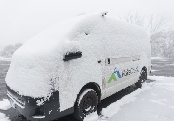 The first snow falls for 2018 at Falls Creek.