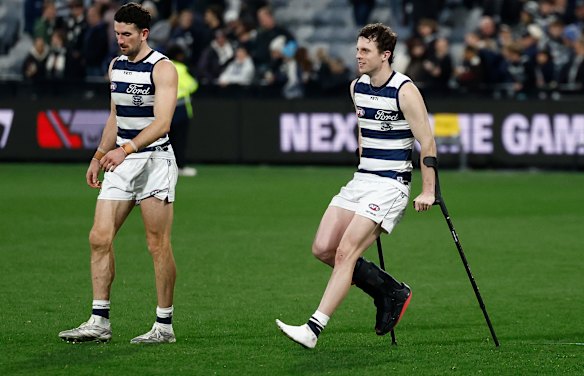 Cirurgia: Star Cat Max Holmes estava no banco após a vitória de quinta à noite sobre Geelong.
