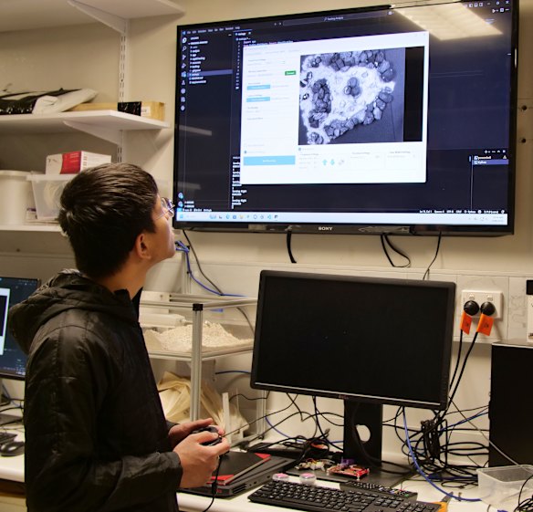 PhD student Hai Nhan Le remotely controls “paraborg” cockroaches.