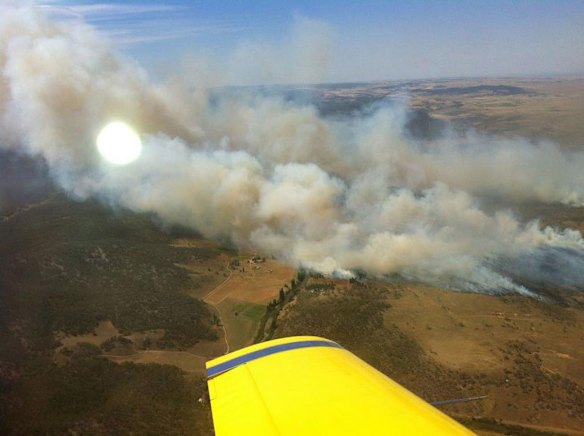 An aerial photo of the Yarrabin fire burning in the Cooma Monaro area. People in the Kybean Valley are advised to leave now and head to Nimmitabel township immediately.