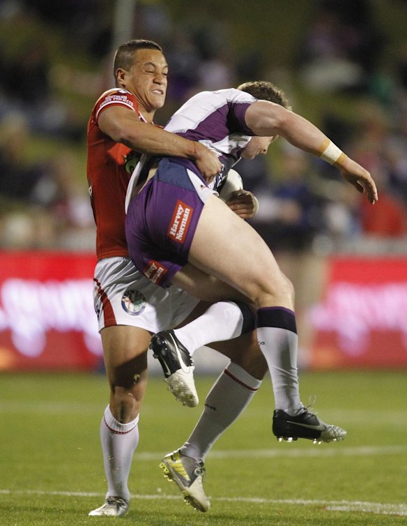 Dragons Chase Stanley lifts Storm  Anthony Quinn.