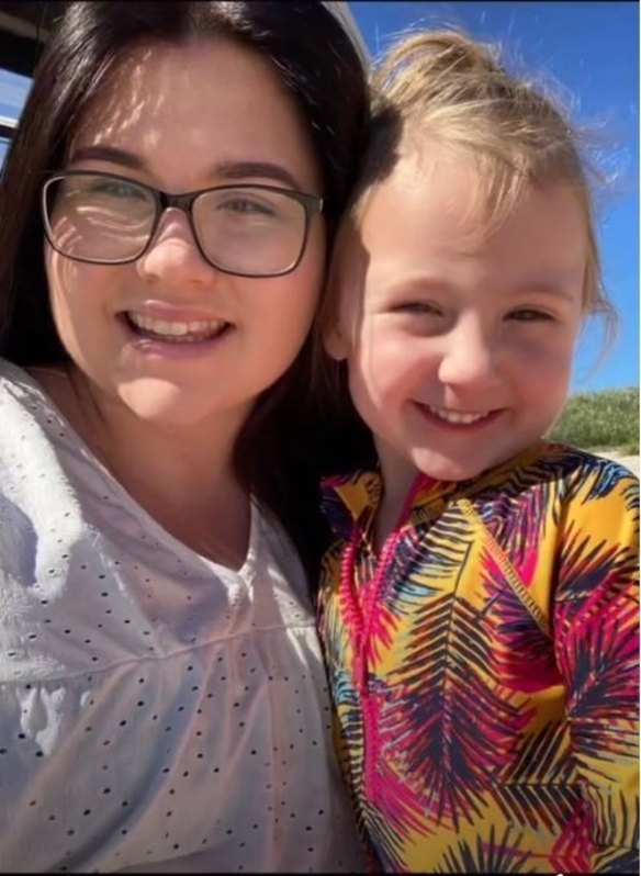 Four-year-old Cleo Smith with mum Ellie Smith.