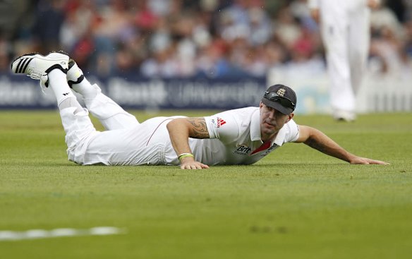 Kevin Pietersen watches a ball to the boundary.