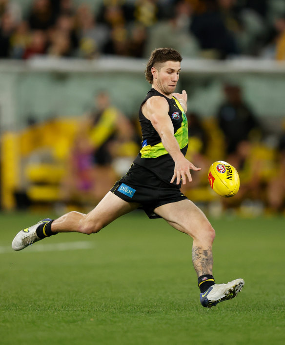 Tigers coach Damien Hardwick wants the club to re-sign Liam Baker as soon as possible.