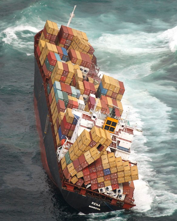 New Zealand Cargo Ship Rena