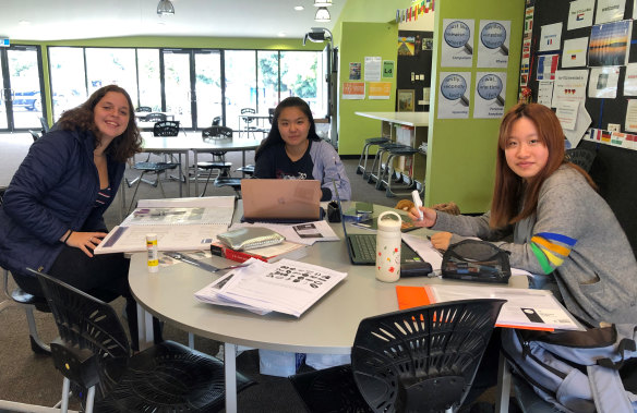 Ele Martinez Castelli from Uruguay with  Qiaochu Weng and Lei Lin from China. The trio are international students at Bendigo Senior Secondary College. 
