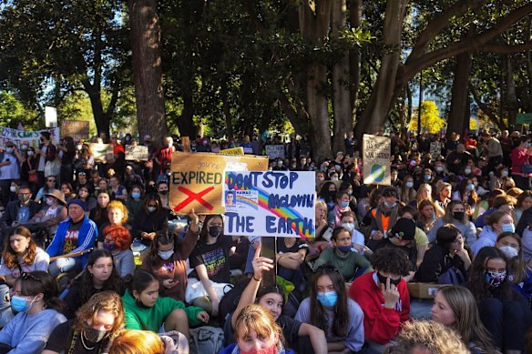 An estimated crowd of five thousand gathered at Treasury Gardens on Friday for Climate Strike, a rally and march organised by School Strike 4 Climate after the recent federal budget announcement. 