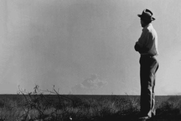 How Onslow saw the blast - the atomic cloud 85 miles away.  