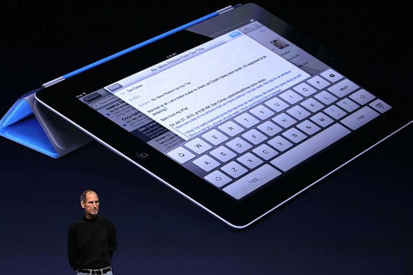Steve Jobs speaks about the new case protector for the iPad 2.