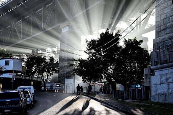 Sunbeams shine through fog at Milsons Point. While it’s too soon for scarves (unless you’re at the footy) and gloves, the decidedly chilly turn of the past few weeks has had Sydneysiders thrusting their hands deeper into their pockets and pulling an extra layer out of the cupboard before heading to work. In what is usually a season of sniffles and snuffles, the pandemic has us all a little more cautious about being out and about in grey and drizzly weather.