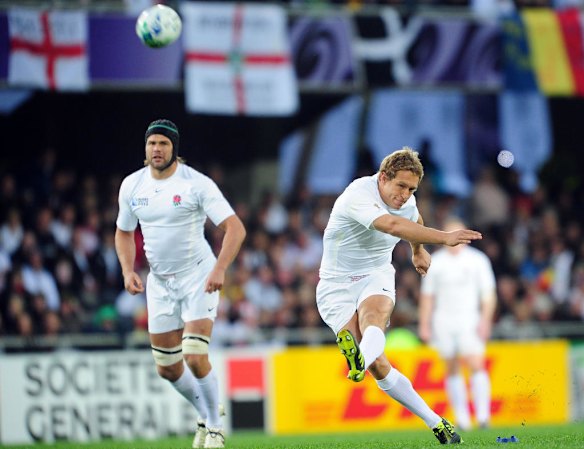England blow past Romania
