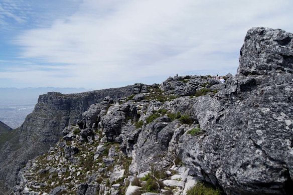 Table Mountain officially named one of the seven wonders