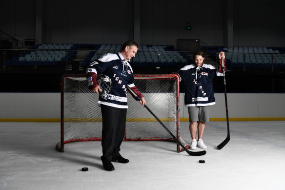 APA has thrown its support behind Australian ice hockey, with Mr McCormack building the strength of the sport nationally.
