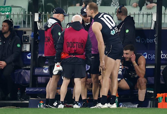 Fora de ação: Carlton perdeu Harry McKay devido a uma lesão no joelho na estreia de sábado contra o Collingwood.