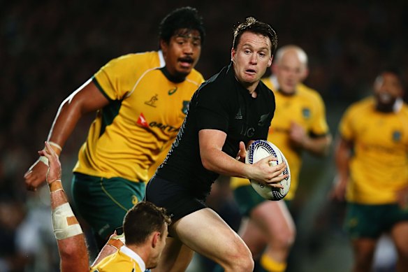 Ben Smith makes a break.