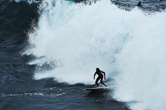 Deadman's at Manly as swell picks up along Sydney coastline.
