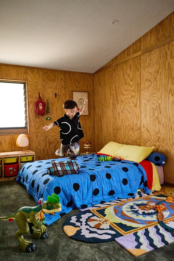 Lafian has added a rug from Indonesian store The Good Things In Life, part of
a collab with Japanese artist Kanoko Takaya, in Enzo’s plywood-lined bedroom.