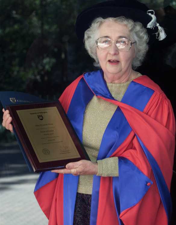 Dr Mary White receiving an honorary doctorate at the University of Wollongong