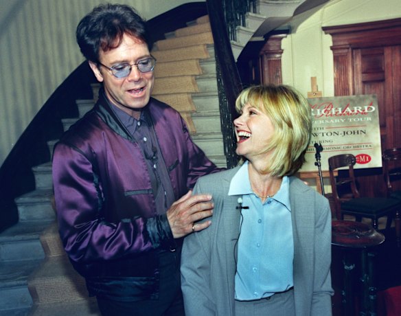 Cliff Richard and Olivia Newton-John at Elizabeth Bay House in 1998.