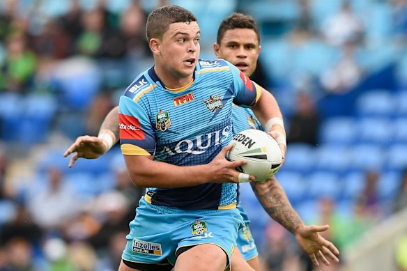  Ash Taylor of the Titans looks to pass the ball.