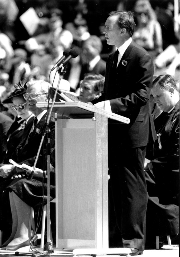 Former Prime Minister Paul Keating delivers his speech at the funeral service and entombment of the unknown Australia soldier. 