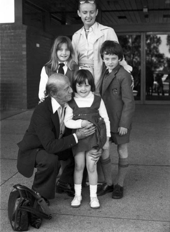 The family of Sir William McMahon at Sydney Airport on 4 August 1977. 