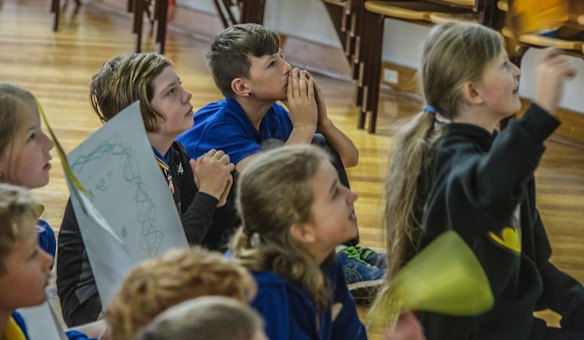 Giralang Primary school. The school where Olympic 400 meter hurdler teaches excitedly watches her compete in the semi-final event at the Rio Olympic games. Robert ( R.J. ) Venn