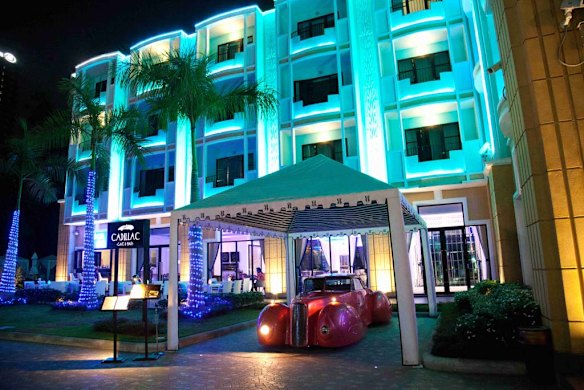 Nightime exterior, Wave Hotel, Pattaya.
