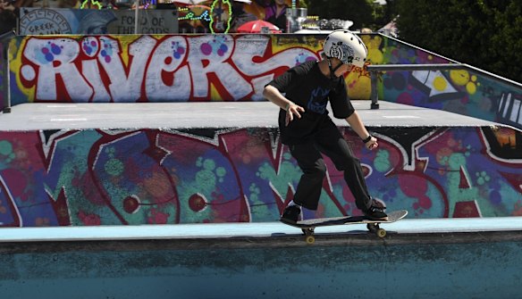 As part of Moomba, the Australian Skateboarding League Street Championship is in at Riverslide Skatepark. Leo McCaughley 12 years old from Belmont was competing in the Under 13 comp. T