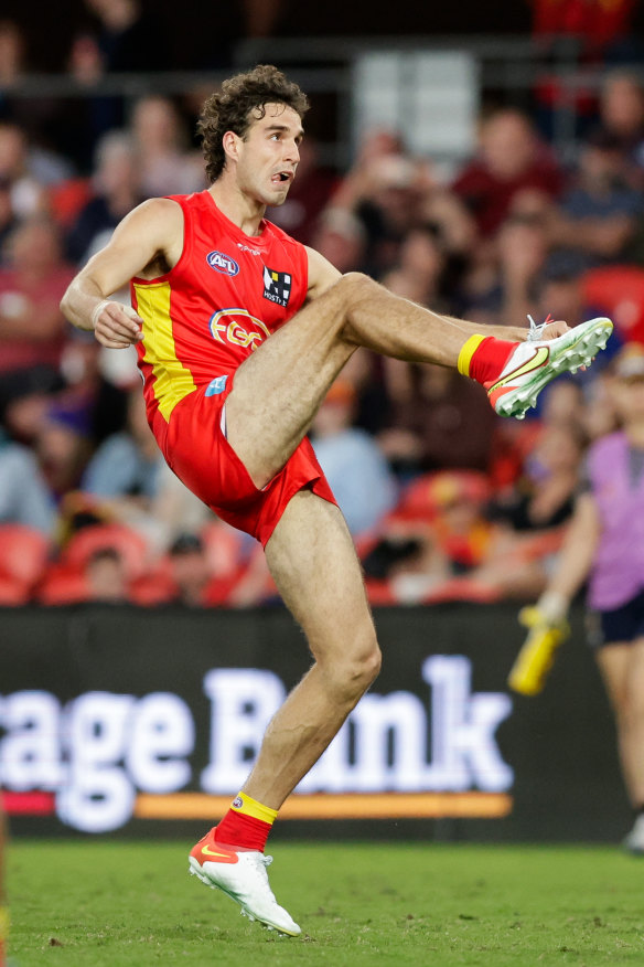 Gold Coast’s Ben King lets fly.