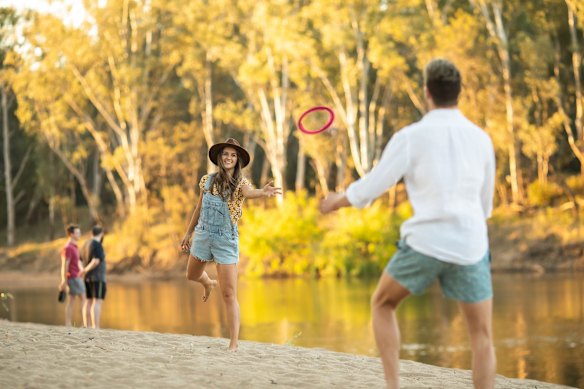Playing frisbee at Wagga Wagga's "beach".
