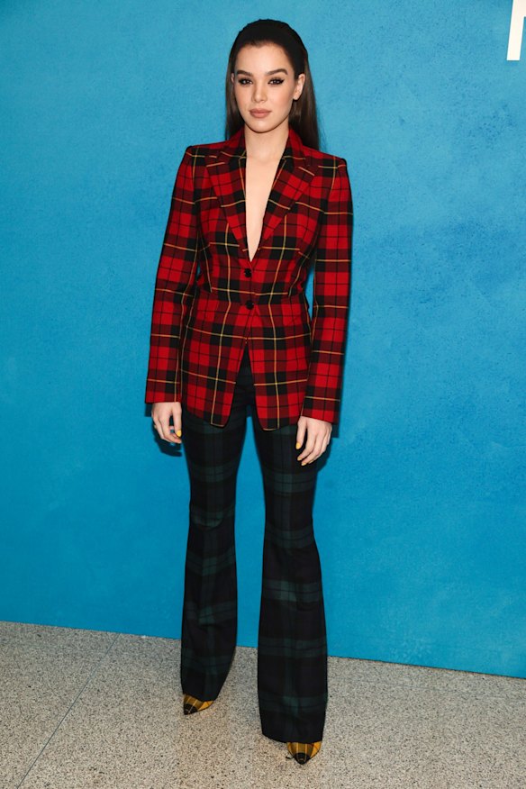 Hailee Steinfeld attends the NYFW Spring/Summer 2019 Michael Kors fashion show.