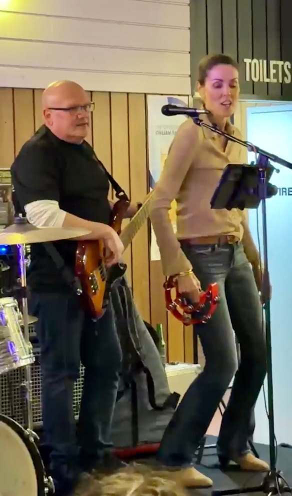 Peta Credlin singing at the Portarlington pub on September 5. 

