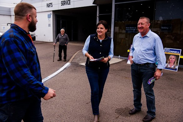  Labor candidate Jeff Drayton and Labor leader Jodi McKay on Friday.