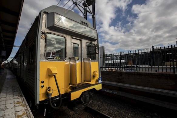 The historic final S-Set trip over the Sydney Harbour Bridge.