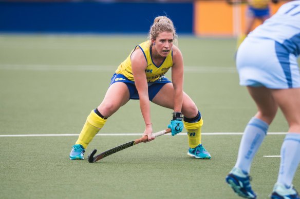 Naomi Evans will get a chance to train with the Hockeyroos.