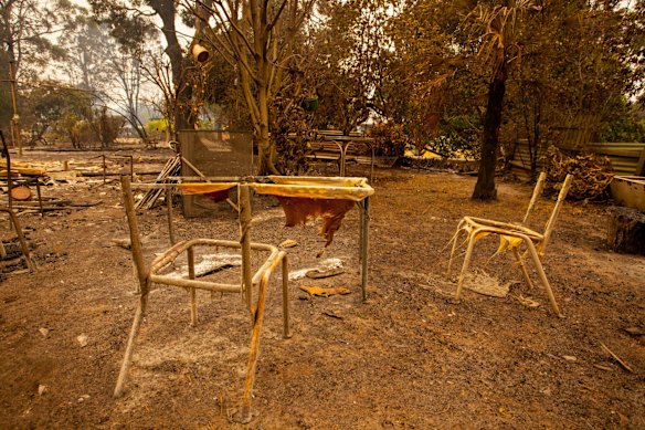 Scenes from Mallacoota today after the Gippsland bushfires. 