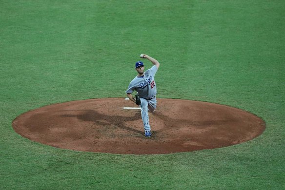 Clayton Kershaw pitching.