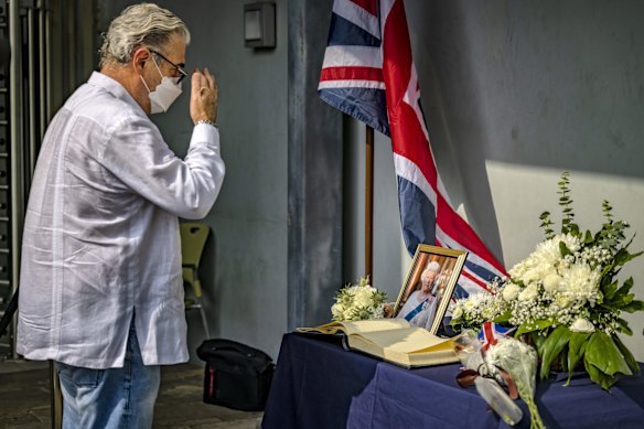 Antonio Kaufmann Garcia visits a memorial for Queen Elizabeth II at the British Embassy on September 09, 2022 in Manila, Philippines.