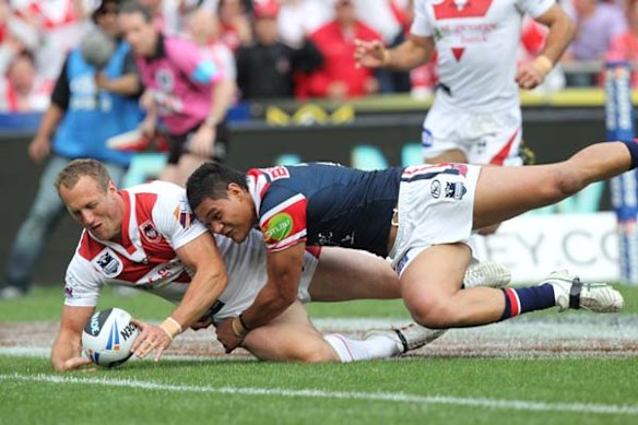 The Dragons first try by Mark Gasnier.