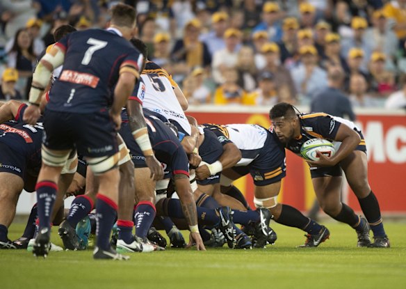 Brumbies hooker Folau Fainga'a directs a rolling maul before scoring a try in the first half. 