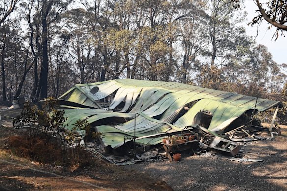 Homes lost on Skyline rd, Mount Tomah.