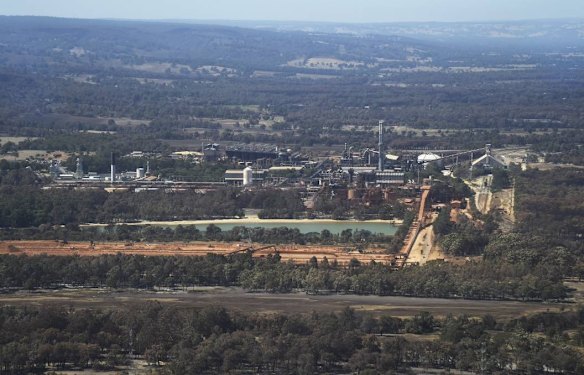 Stunning aerial photos of Yarloop and Waroona fire captured by Mandurah ...