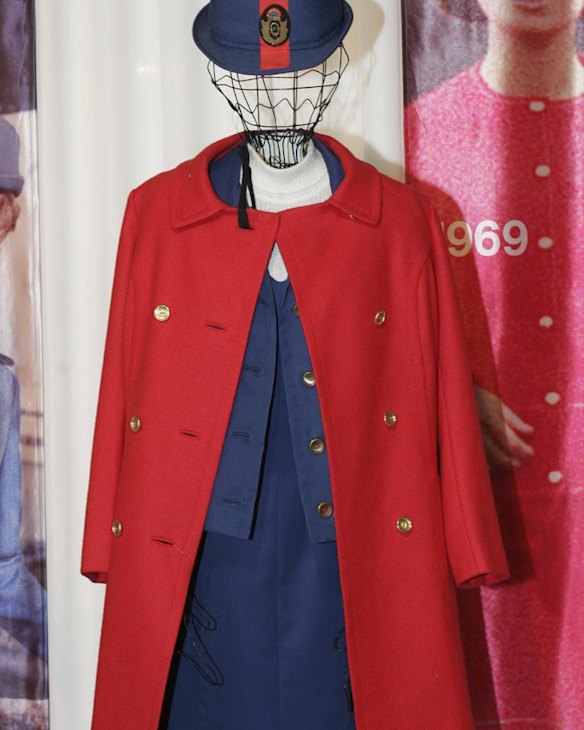Qantas uniform 1971-73 designed by Madame Germaine Rocher.