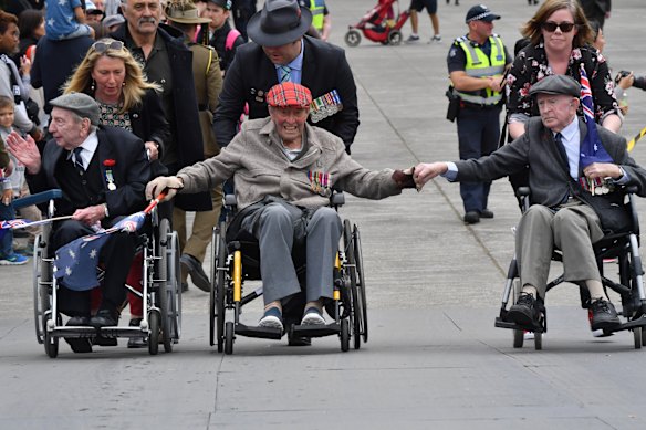 No rain on our parade as balmy weather greets Anzac Day marchers